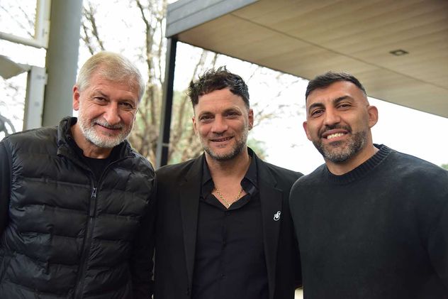 Campana junto a Bruno Lábaque y Ramón "Wanchope" Ábila, quien también participó del lanzamiento de Infinito Arena. (José Gabriel Hernández)
