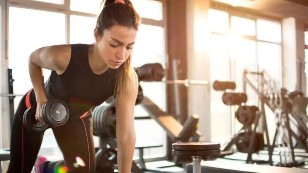 Los expertos sostienen que el entrenamiento de fuerza no solo mejora la masa muscular, sino que también puede contribuir a la salud cardiovascular y la longevidad.