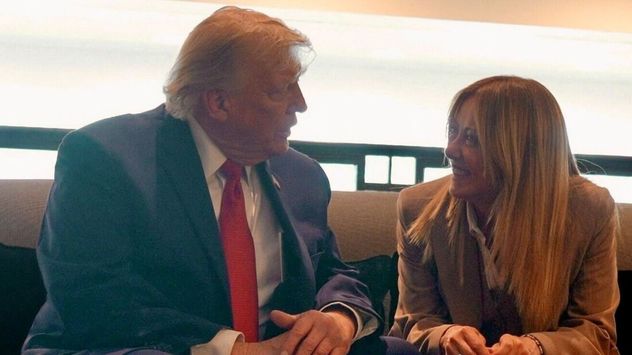 “Me rogó que me sacara una foto con ella”: Trump se burla de Meloni y estalla un escándalo con Italia.
