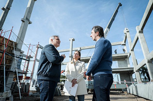 El gobernador Martín Llaryora supervisó las obras de la Universidad Provincial en Villa El Libertador.