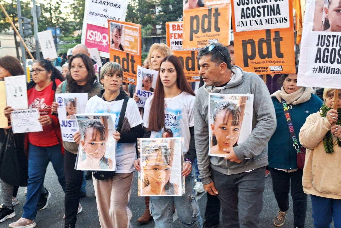 Familiares de Agostina Vega marchan pidiendo justicia.