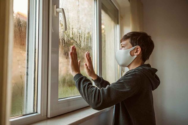 Condensación en las ventanas durante los días más fríos. 