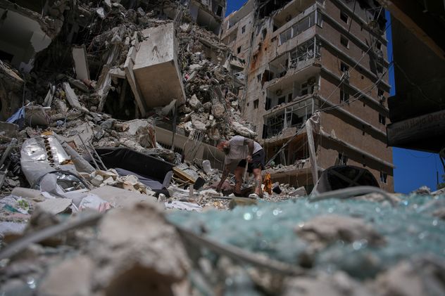 Israel vuelve a atacar El Líbano y la tregua EE-UU e Irán se vuelve cada vez más frágil. 