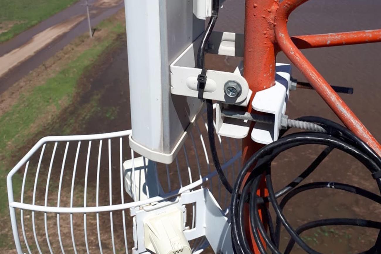 Con una red propia de antenas, la cooperativa llevó internet a la zona rural de Tío Pujio.