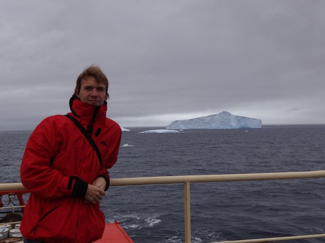 Primeros témpanos que divisaron en la primera campaña antártica, en el 2013. Volvió en el 2014 y 2015.