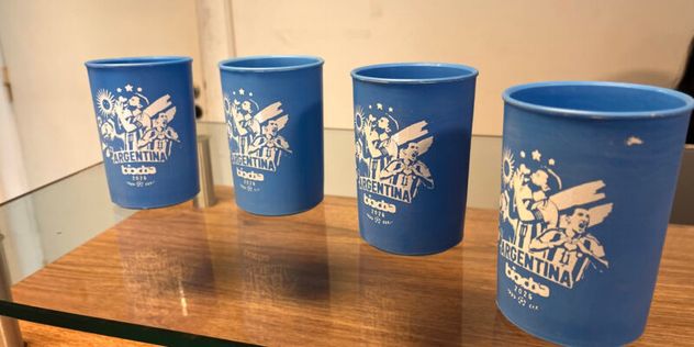 Vasos mundialistas realizados en Emec.