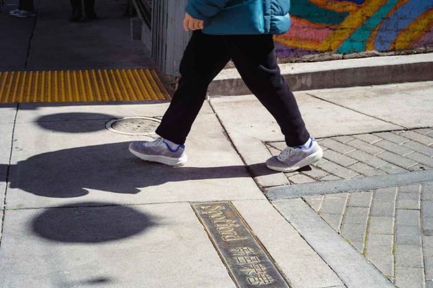 Los beneficios para la salud de una corta caminata después de comer.