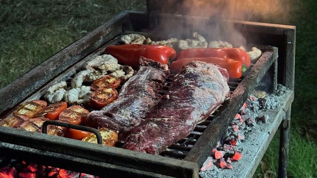 Cuánto cuesta un asado para 10 personas en Córdoba en junio de 2026.