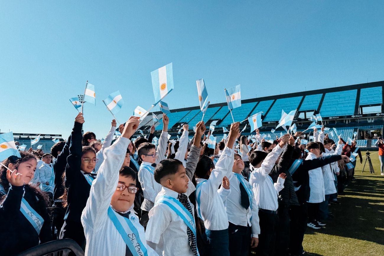 Promesa a la bandera en Belgrano.