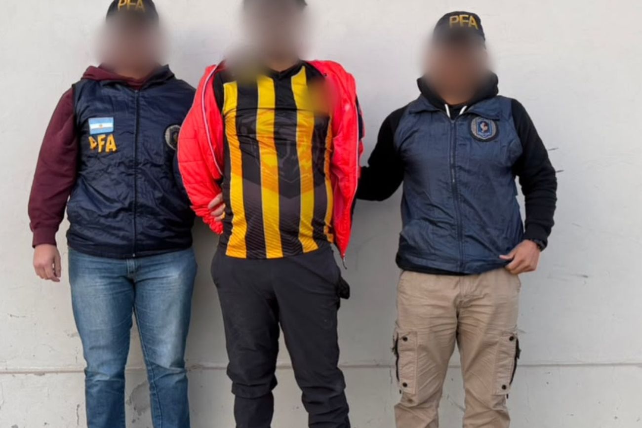 Uno de los detenidos. (PFA)
