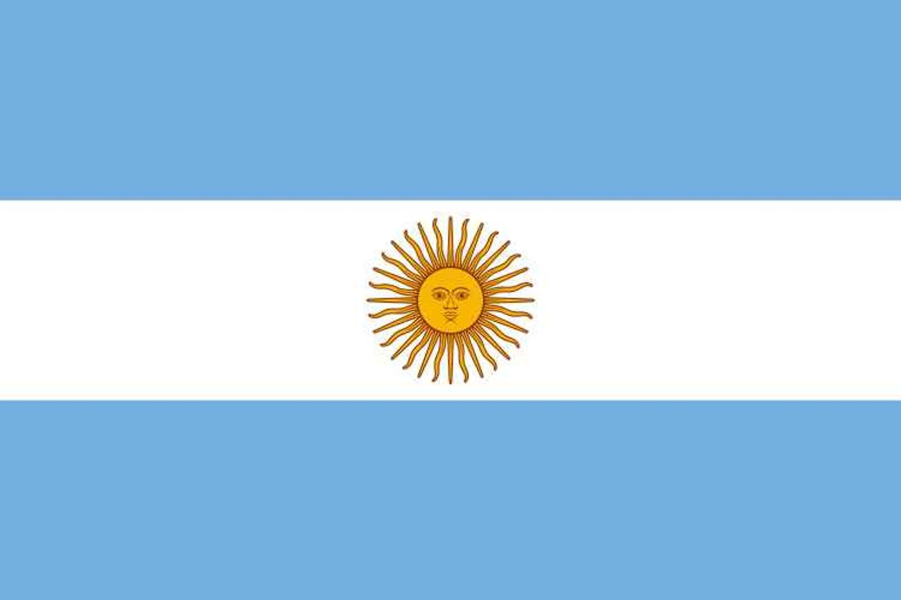 Las distintas enseñas vinculadas con la vida de Manuel Belgrano permiten seguir el itinerario de un hombre que supo convertir una tela en una declaración política.