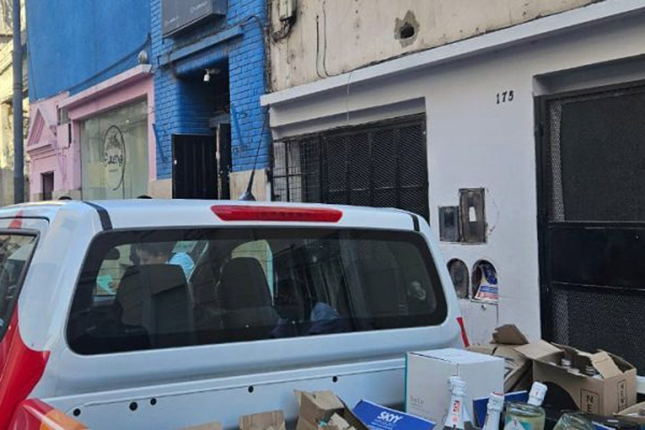Clausuraron dos locales que funcionaban como after. En la foto, un local ubicado en calle Sucre, en el centro capitalino, que operaba el "clan Moyano".