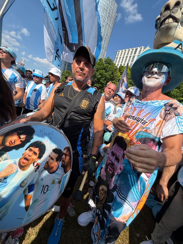 Banderazo argentino en Dallas.