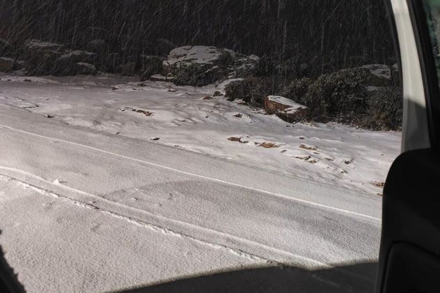 Ola polar y nieve en las sierras: durante el lunes hubo nevadas.