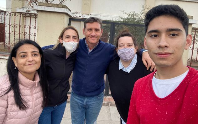 Pablo Steinaker junto a Soher el Sukaria, en la pandemia. 