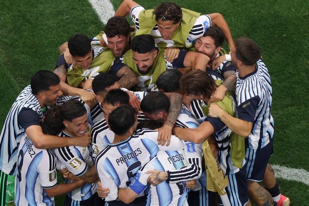 Argentina ganó con goles de Messi y se metió en 16avos de final.