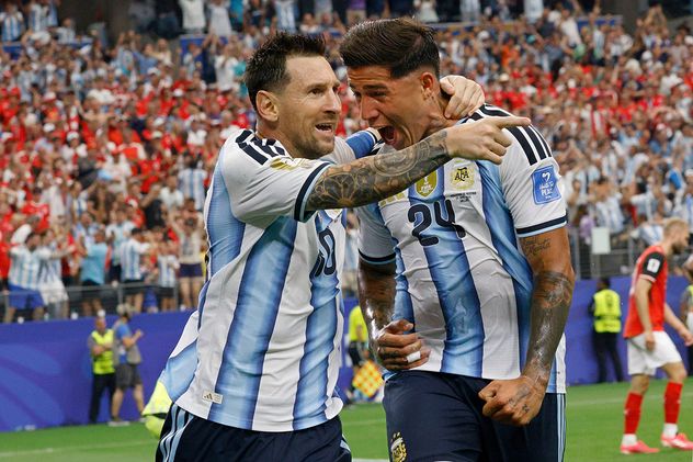 Argentina ganó con goles de Messi y se metió en 16avos de final.