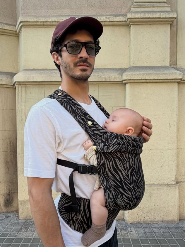 El Chino Darín, feliz, celebrando el Día del Padre.