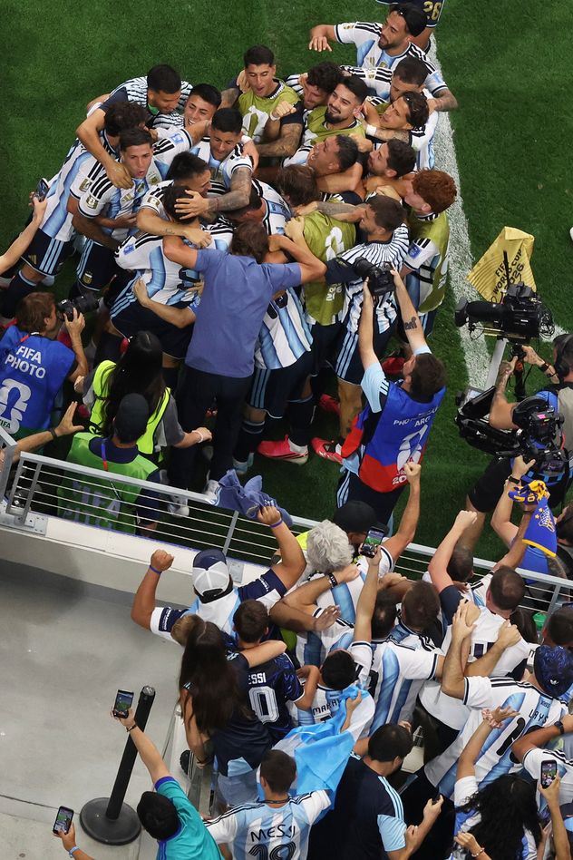Argentina ganó con goles de Messi y se metió en 16avos de final.