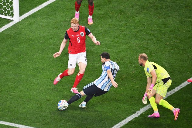 Argentina ganó con goles de Messi y se metió en 16avos de final.