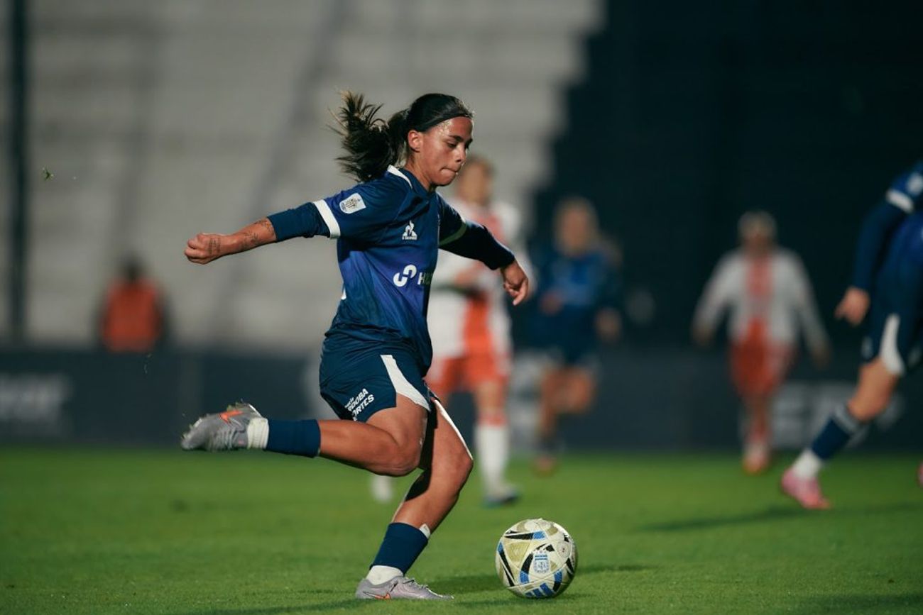 Talleres goleó a Huracán en la décima fecha del Torneo Apertura de fútbol femenino.