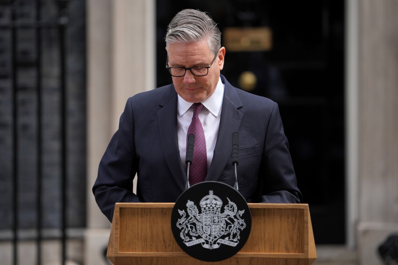 Renunció el primer ministro británico, Keir Starmer. 