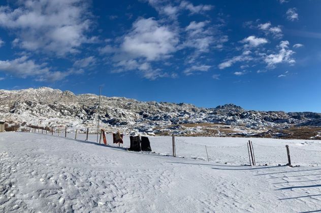 Así está este lunes la base del cerro Champaqui.