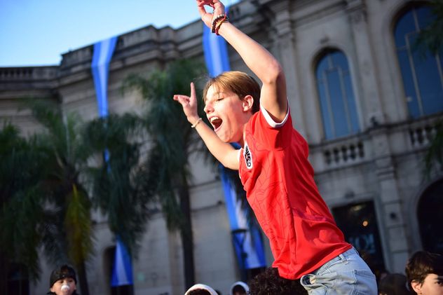 Festejos en Patio Olmos. Argentina ganó y se metió en 16avos de final.