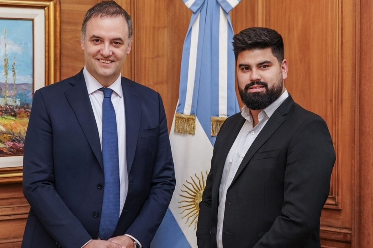 Manuel Adorni anunció al nuevo secretario de Prensa: Fabián Fernández trabajó en YPF y con Néstor Grindetti