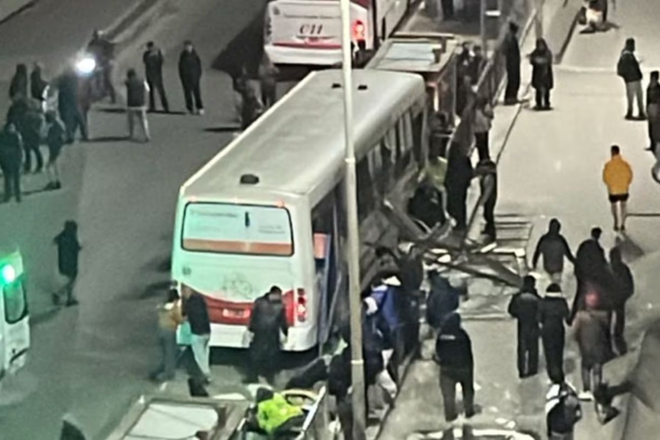 Mar del Plata: un colectivo perdió el control y atropelló a varias personas en la zona costera