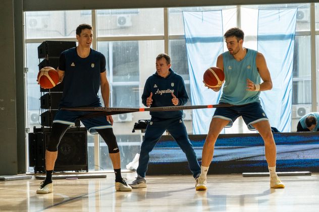 Los pivotes de la selección: Francisco Cáffaro y el cordobés Gonzalo Bressan, flamante jugador de Atenas.