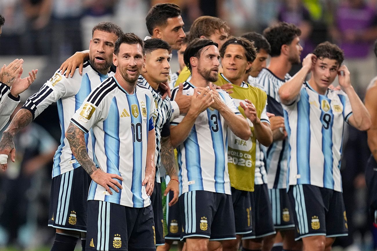Argentina ganó con goles de Messi y se metió en 16avos de final.