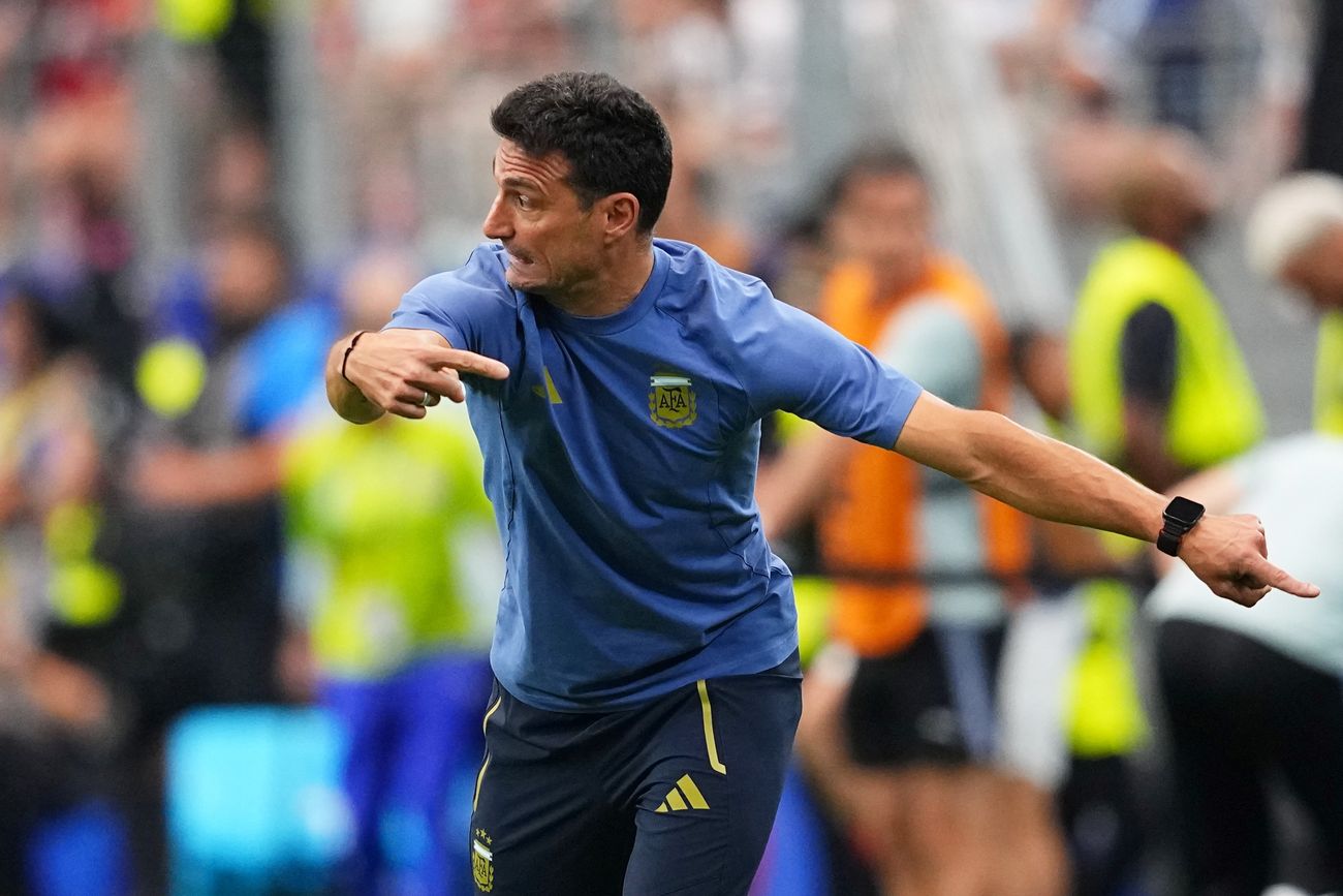 Lionel Scaloni, entrenador de Argentina, en el partido contra Austria en el Mundial 2026. (AP)