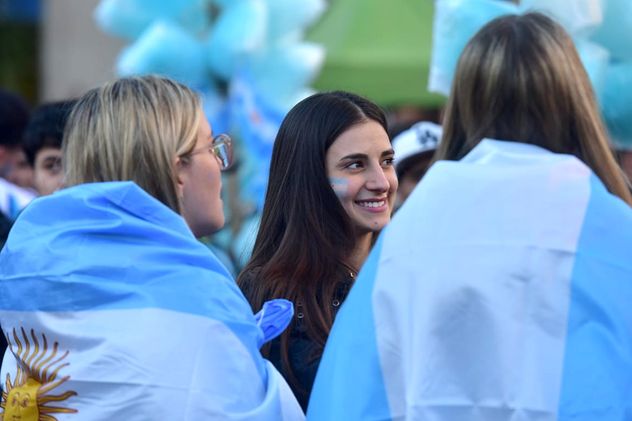Festejos en Patio Olmos. Argentina ganó y se metió en 16avos de final.