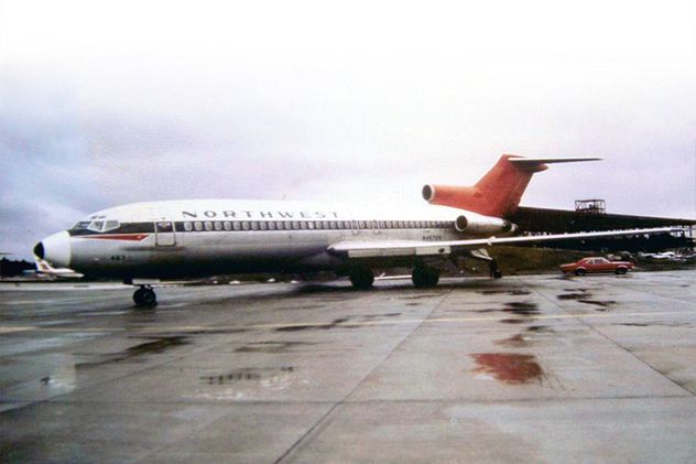 D. B. Cooper es el nombre atribuido a un hombre que secuestró un avión Boeing 727 en los Estados Unidos el 24 de noviembre de 1971.