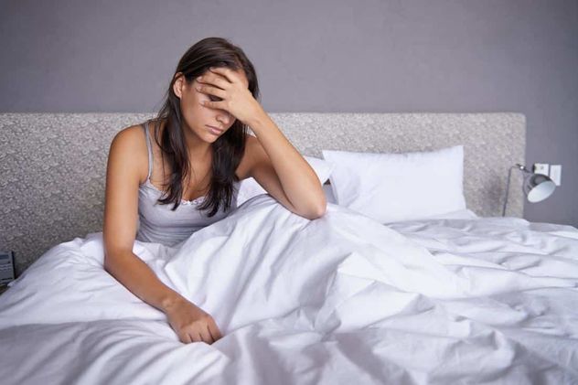 Los 5 hábitos de la mañana que pueden arruinar tu sueño, según una especialista.