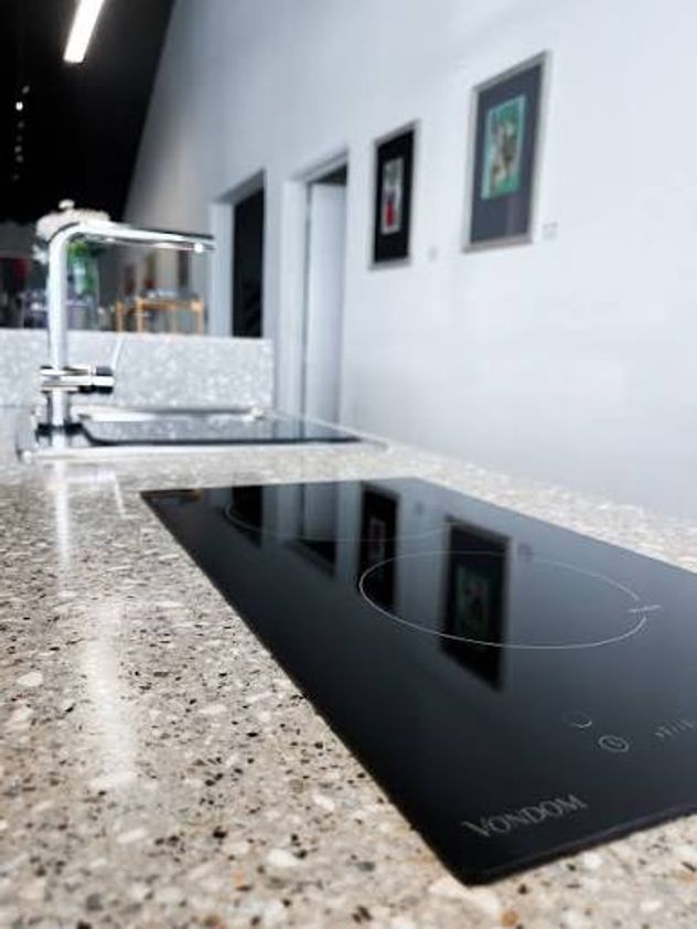 Ni mármol ni granito: la nueva tendencia para mesadas que gana terreno en los hogares.