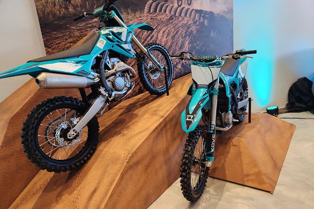 La línea off-road está conformada por la Kove MX 250 y MX 450.