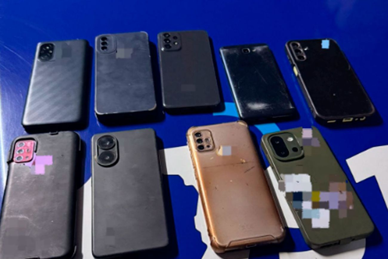 Los celulares recuperados. (Policía)