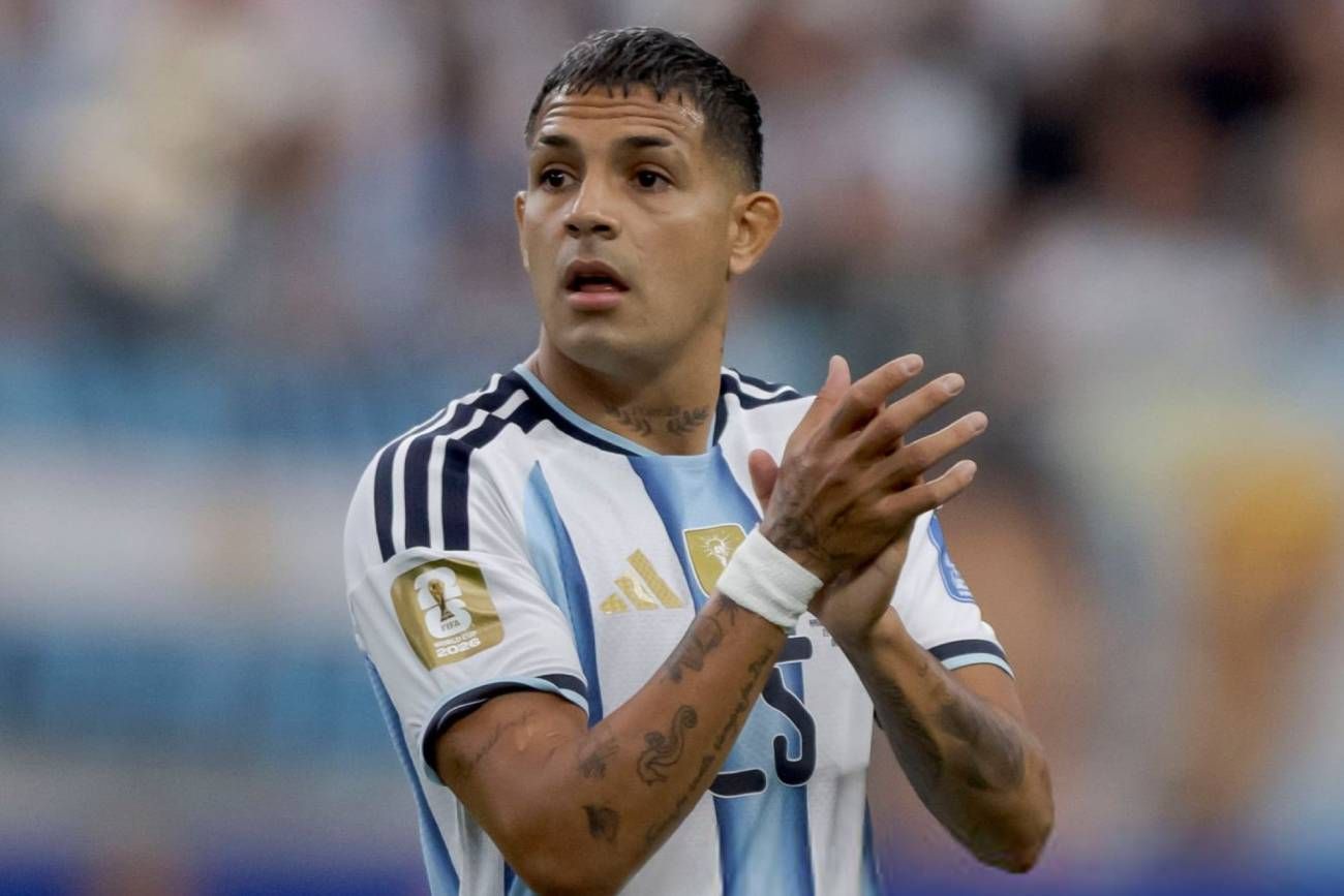Facundo Medina, gran Mundial hasta el momento.