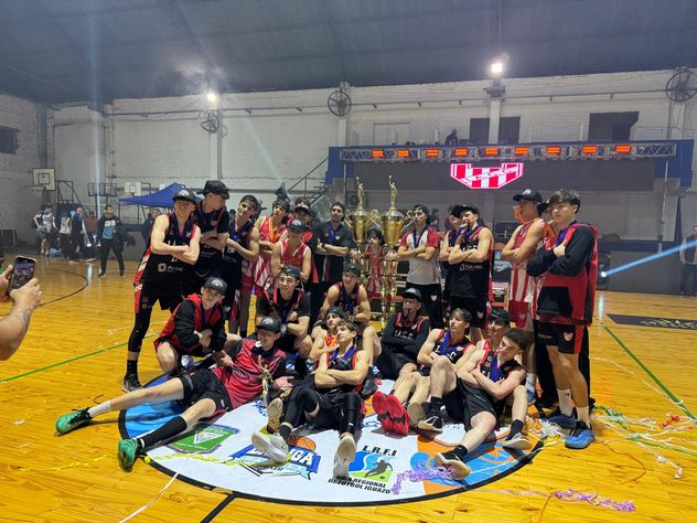 Instituto hizo historia: fue doble campeón en un prestigioso torneo internacional de básquet formativo