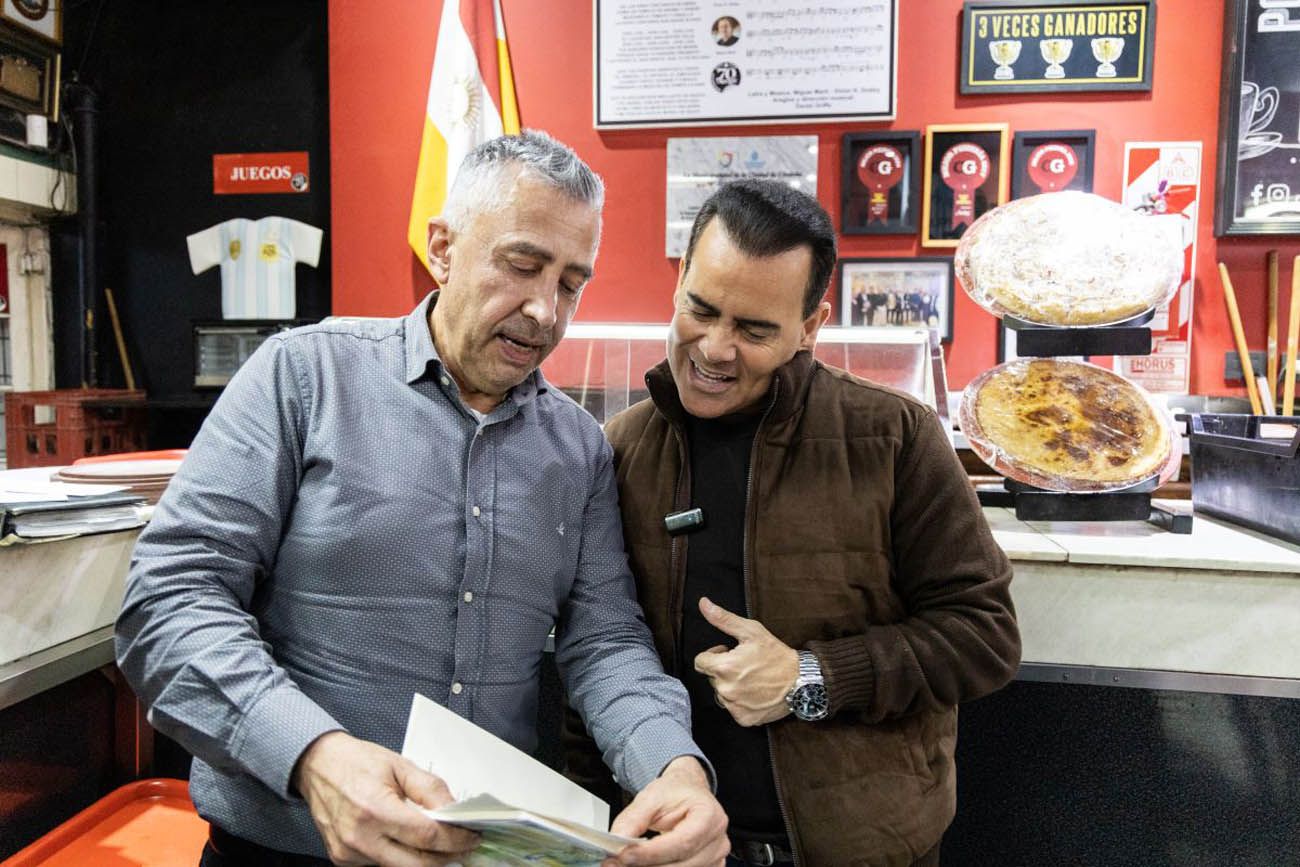 Marcelo Rodio en la visita al Primer Museo de la Pizza en Córdoba Capítal.