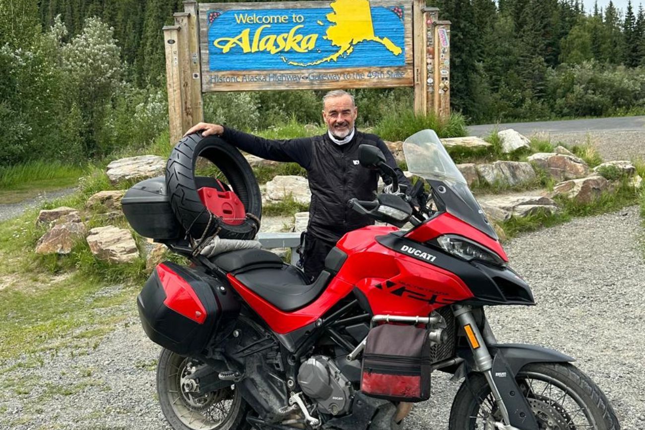 De Córdoba a Alaska en Ducati: una historia de aventura, fidelidad y pasión por la marca