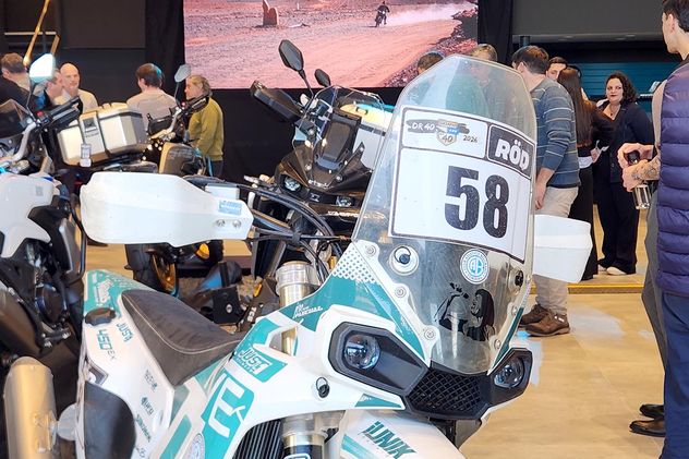 Durante la inauguración se exhibió el modelo oficial de competición con el que la marca participó del desafío de Ruta 40.