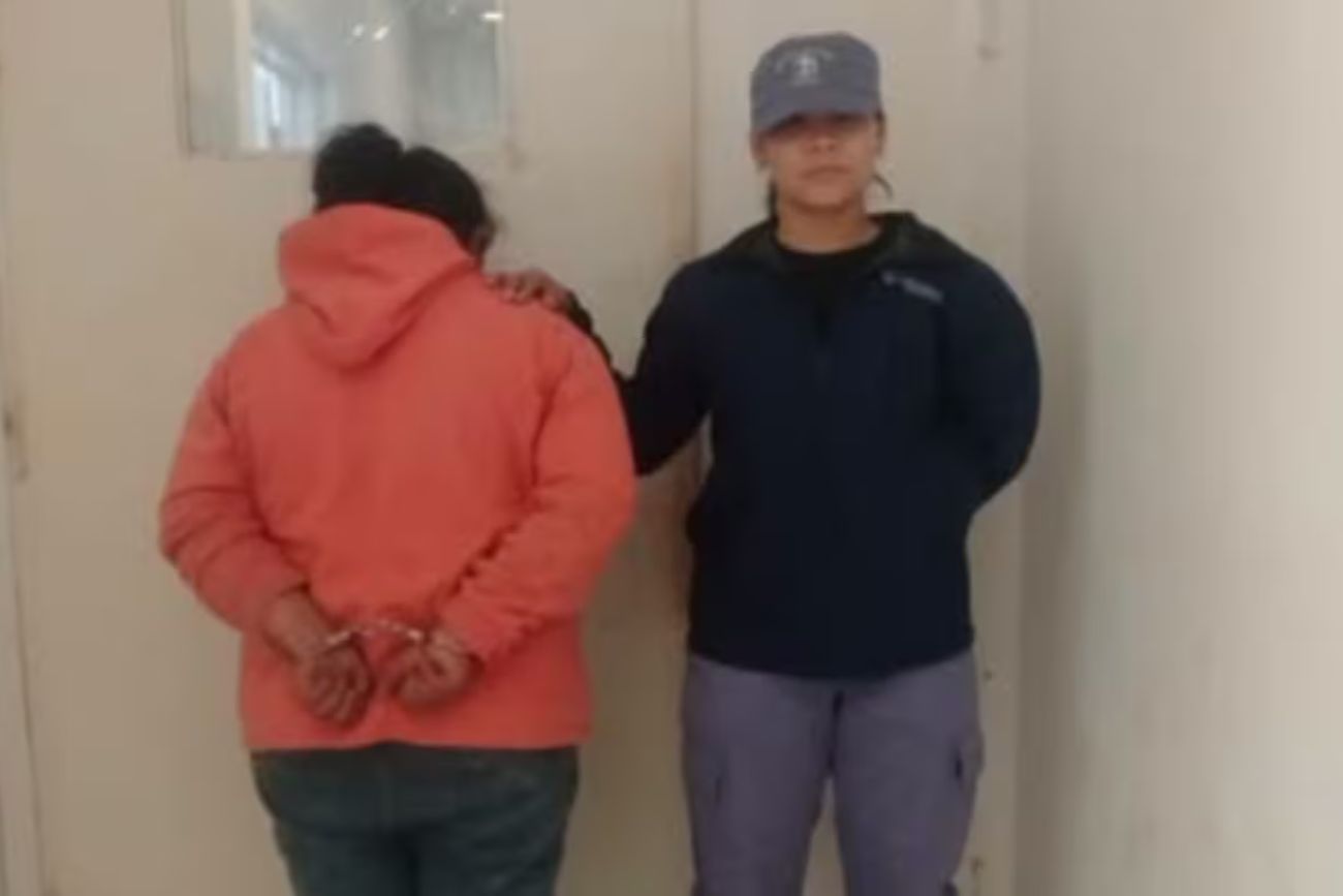 Encontraron a un hombre asesinado a puñaladas y detuvieron a una joven sospechosa