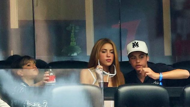 Shakira asistió al partido entre Argentina y Austria junto a Milan y Sasha desde uno de los palcos preferenciales del estadio.