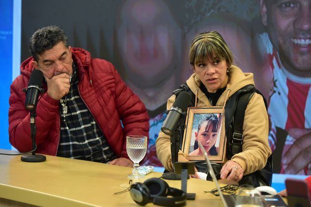 Miguel Heredia y Elizabeth Fernández, abuelos de Agostina Vega, en el streaming La Voz en Vivo. (Nicolás Bravo / La Voz)