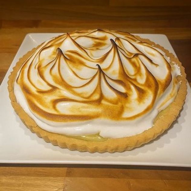 Pie de mango y merengue suizo: la receta fácil que no necesita amasado.