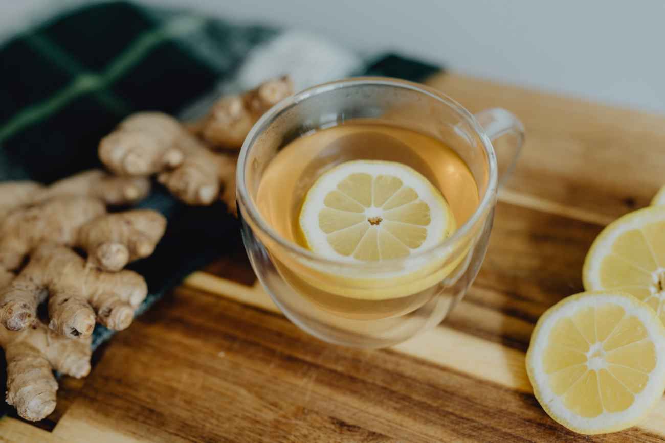 Té con limón y jengibre.