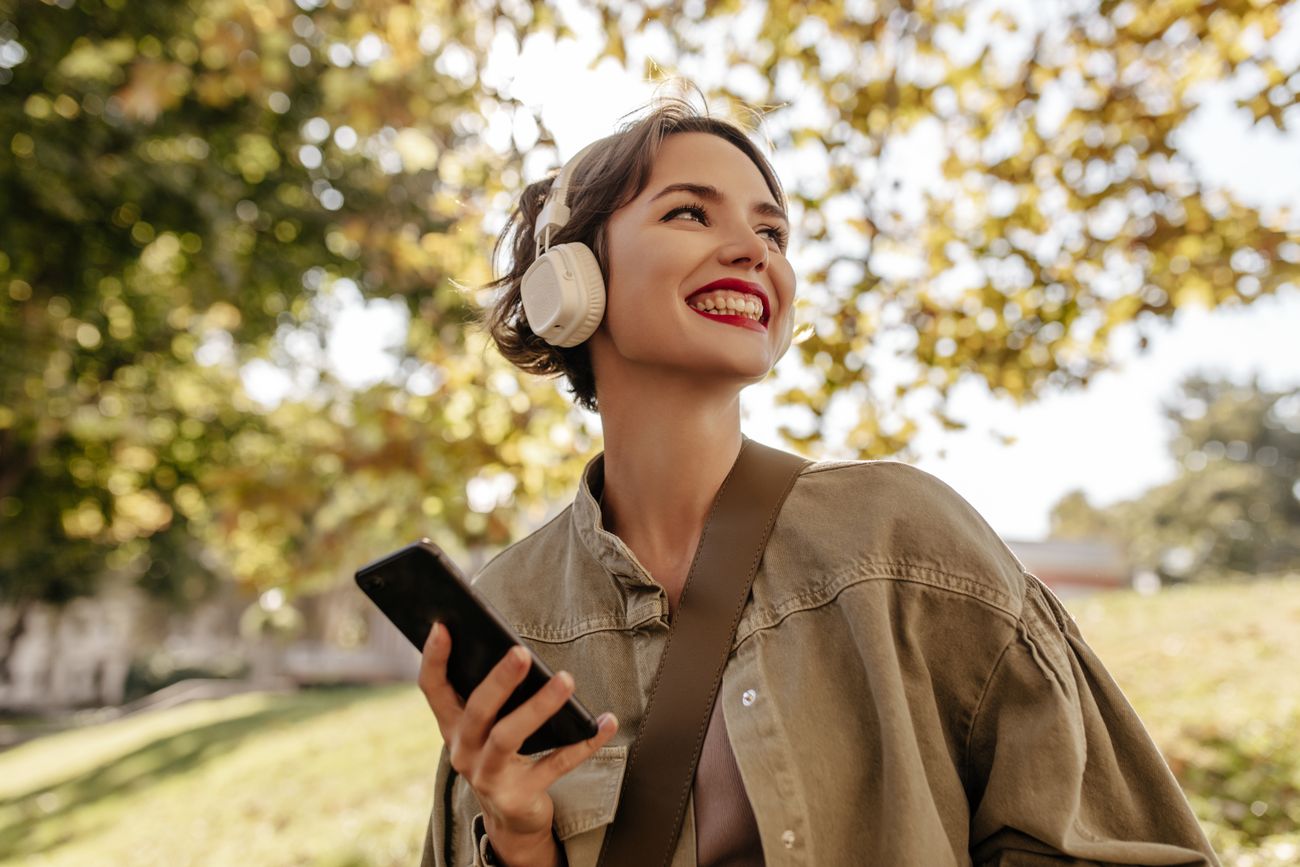 Lo dice Harvard: escuchar música tiene todos estos beneficios para la salud.